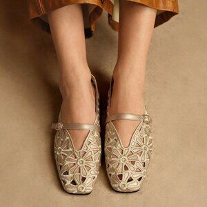 Champagne Elegant Women's Minimalist Hollow Out Flats